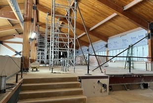 steps leading to old terminal restaurant and mezzanine area 